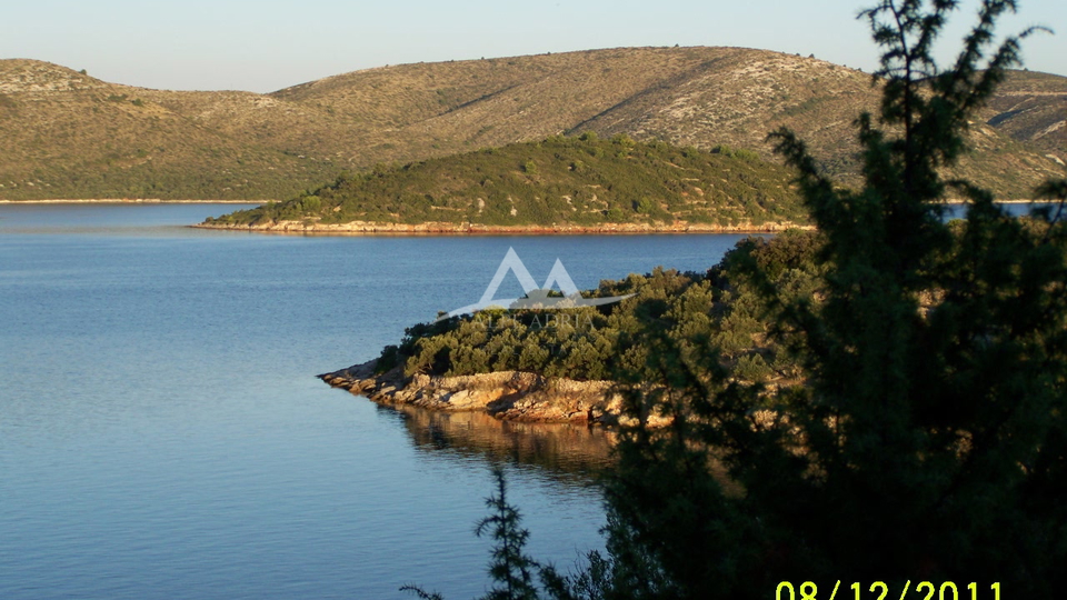 MALA RAVA - CHARMING STONE HOUSE FOR SALE IN THE FIRST ROW TO THE SEA